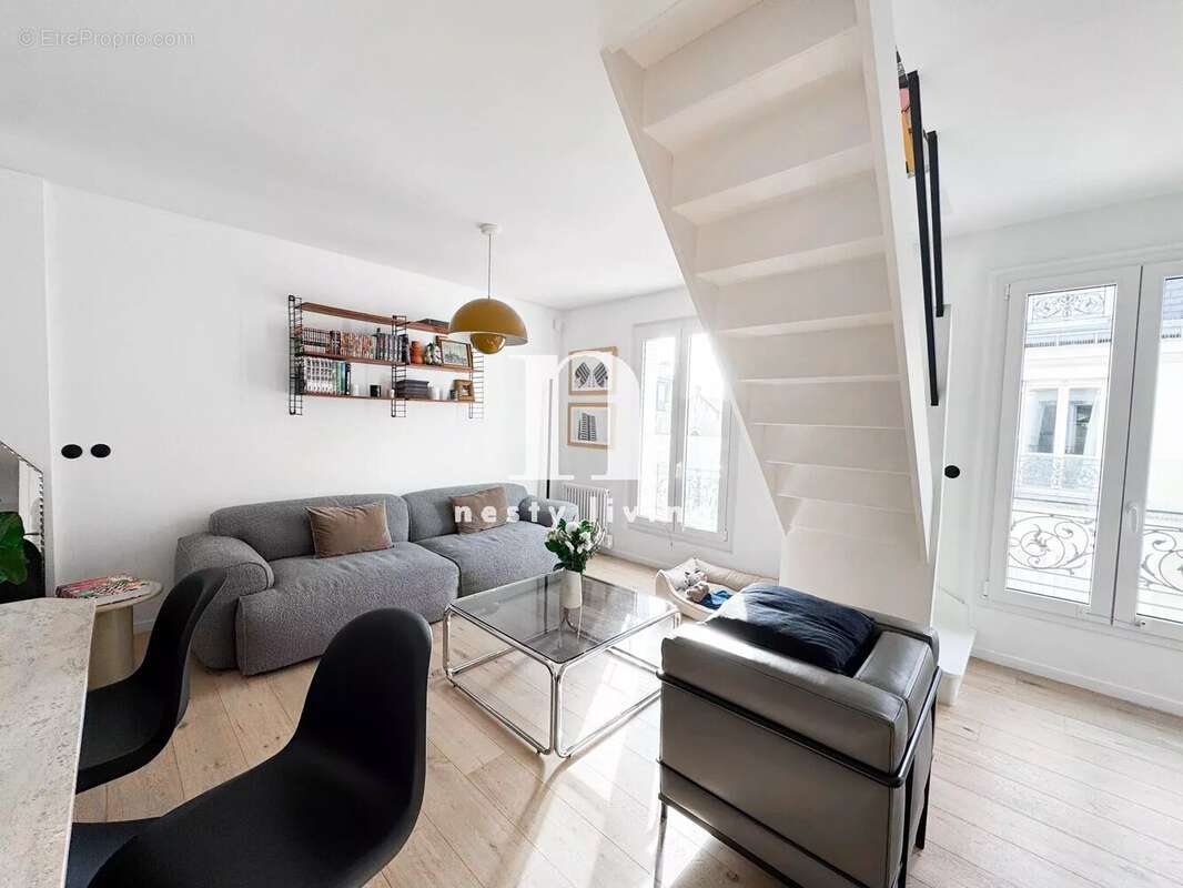Appartement à PARIS-15E