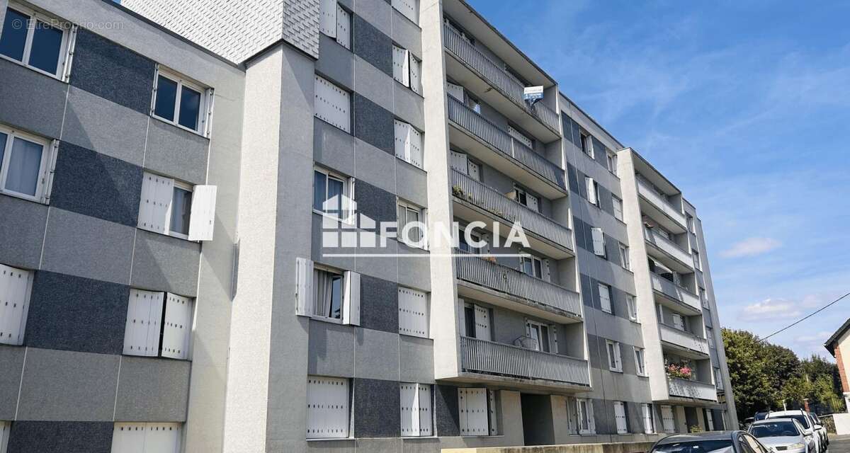 Exclusivité ! appartement libre de suite / a pied de la gare et du centre - ville, beau t2 en bon état de 50m² + cave et parking - photo 2