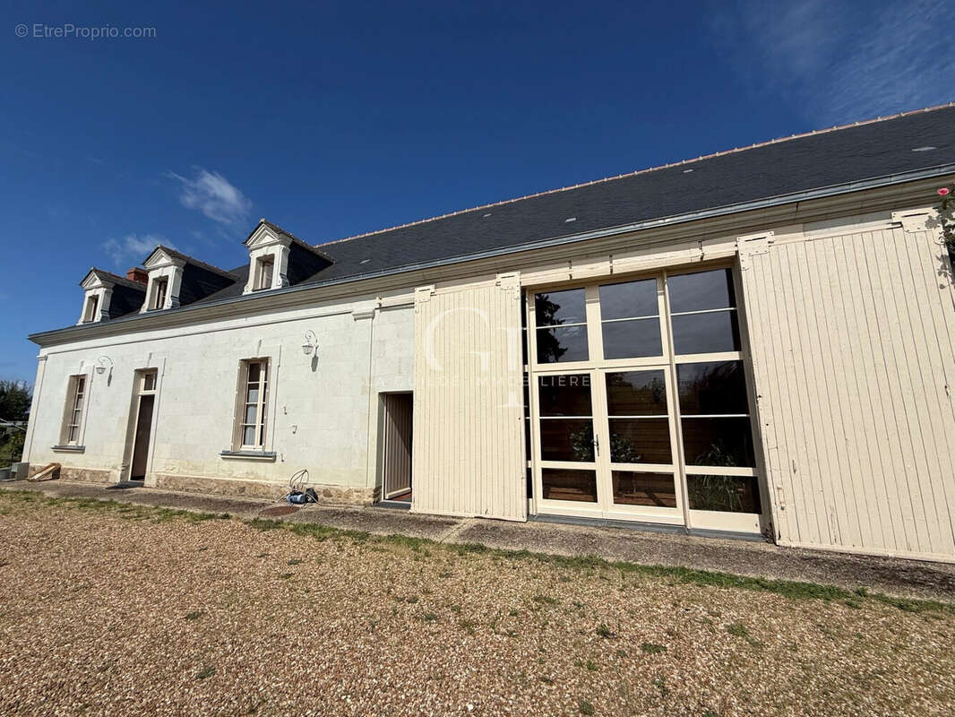 Maison 271 m² à Les Rosiers-Sur-Loire  - photo 2