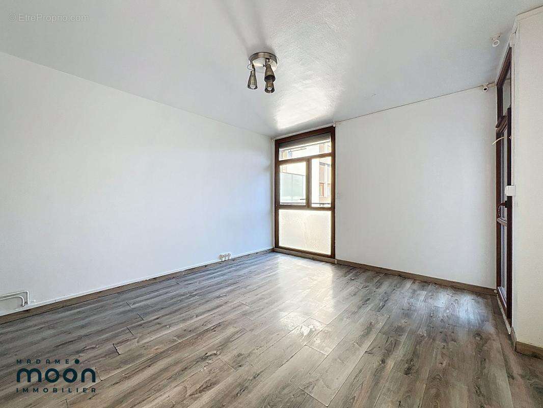 Appartement à OULLINS