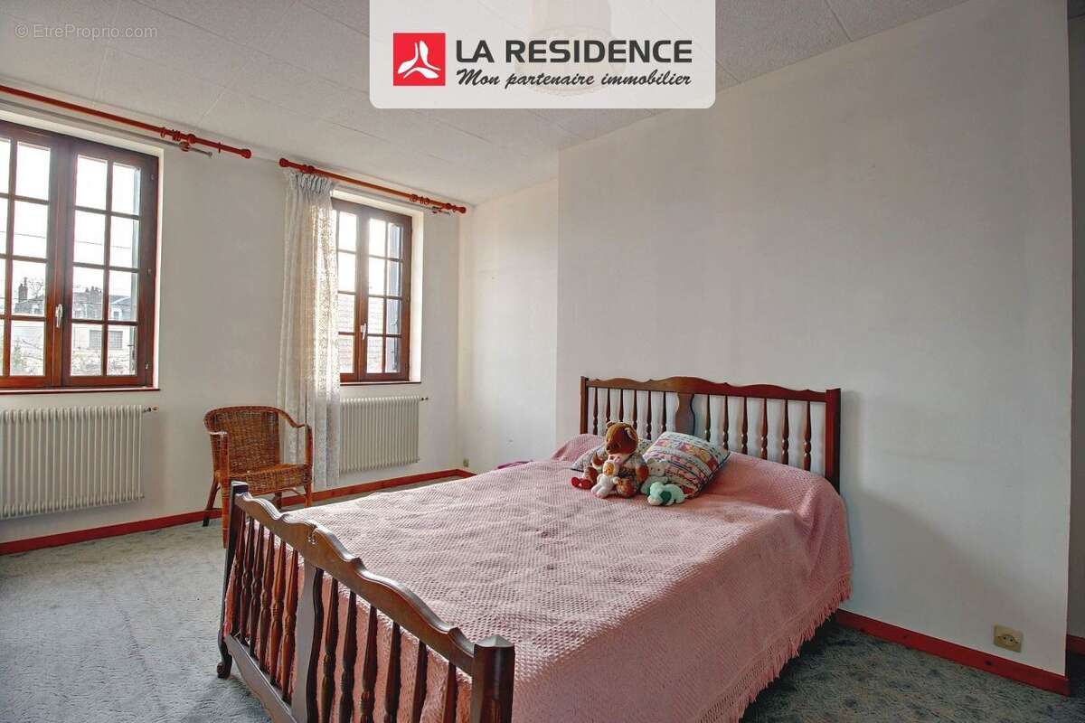 Maison à SAINT-ETIENNE-DU-ROUVRAY