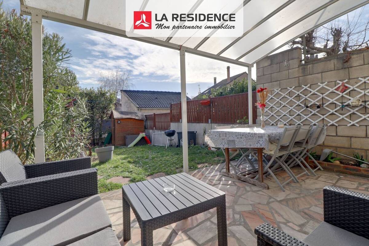 Maison à JOUY-LE-MOUTIER