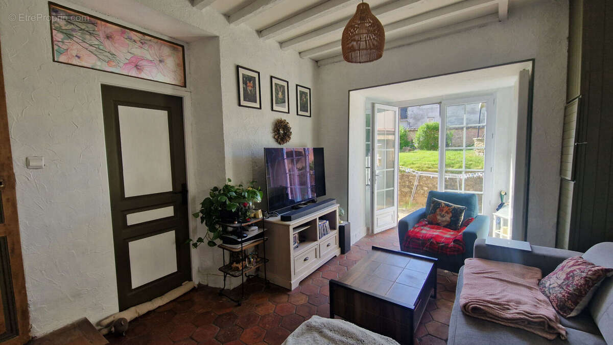 Proche EPERNON : Maison de Ville Familiale avec beau potentiel - photo 2