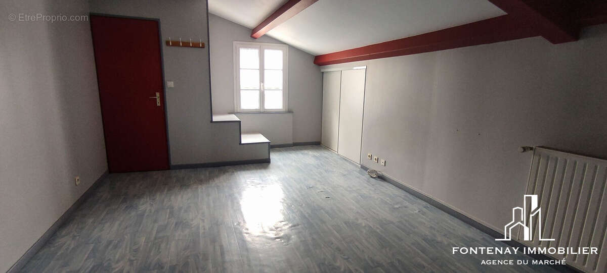 Maison à LE POIRE-SUR-VELLUIRE