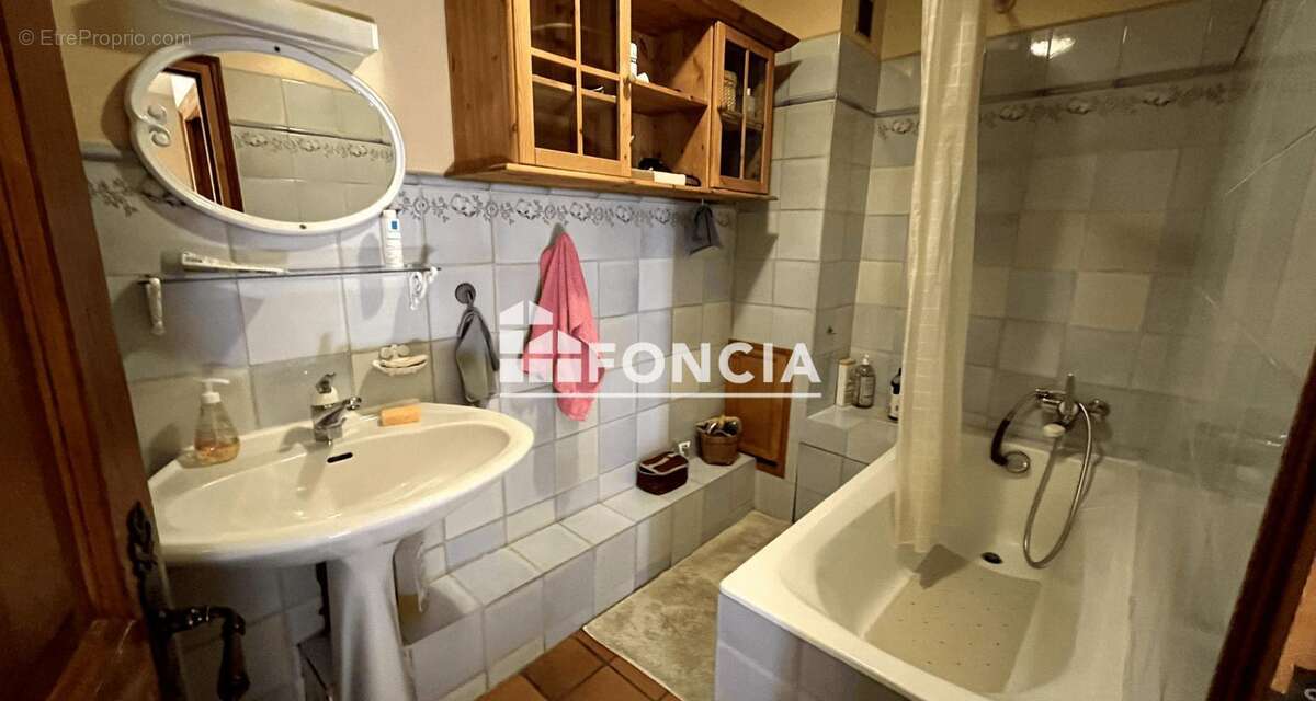 Maison à LES ALLUES