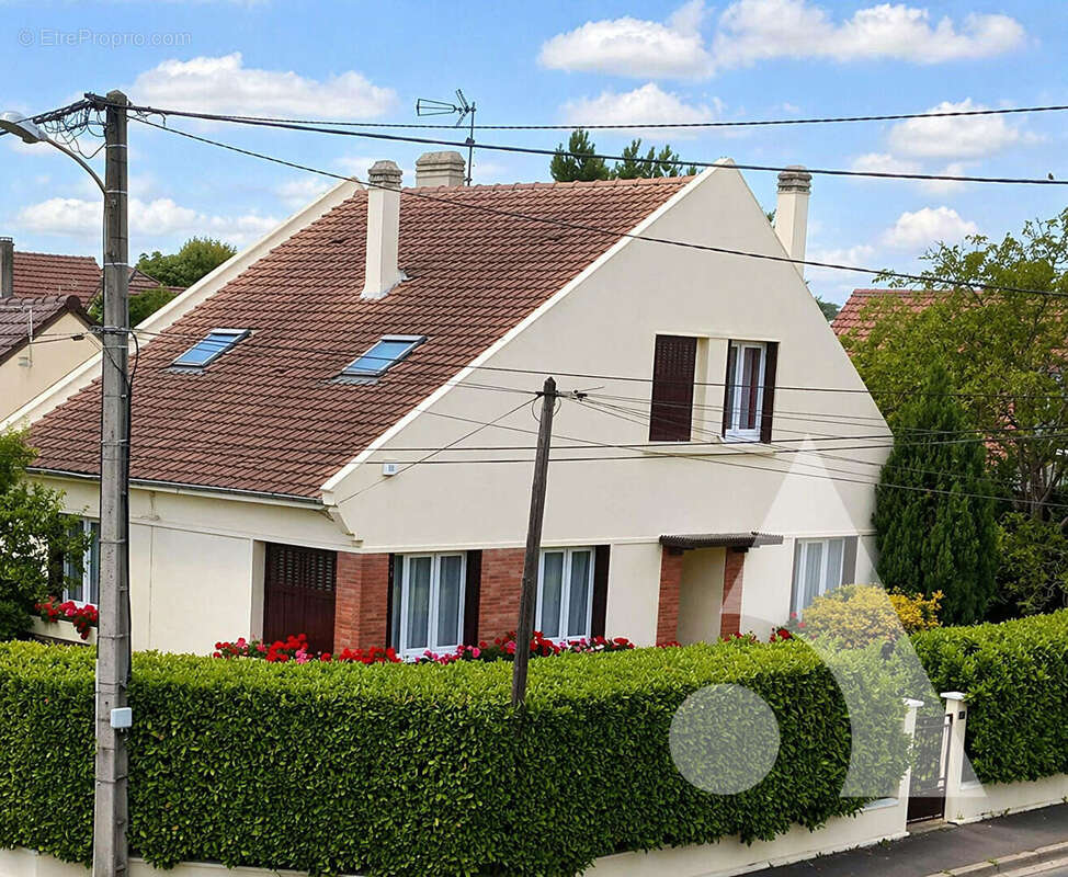 Maison à BEAUCHAMP