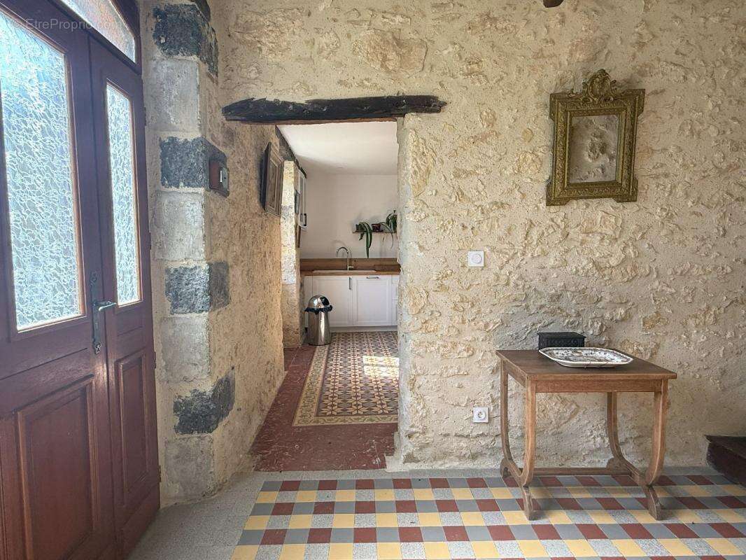 Maison à VALENCE-SUR-BAISE