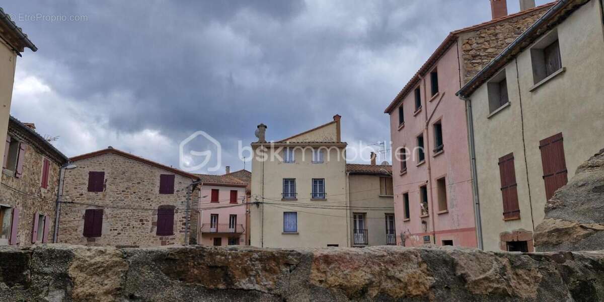 Maison à COUSTOUGES