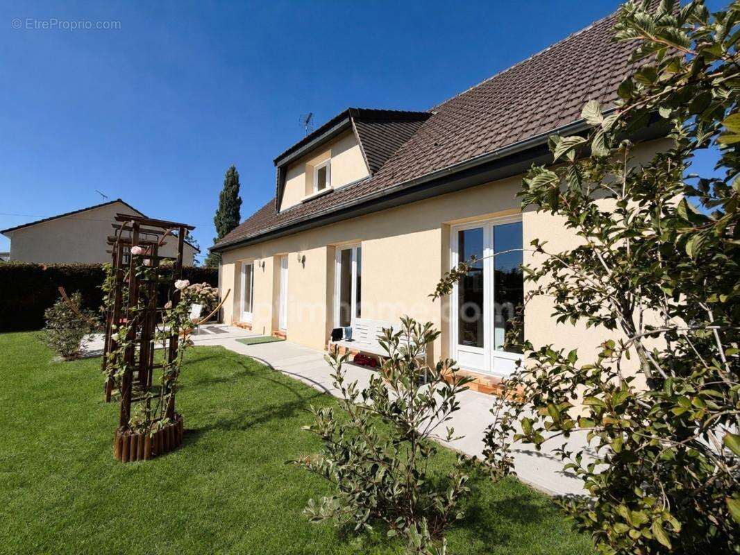 Maison familiale 4 chambres - vie de plain-pied, garage et grand jardin - Saint-Germain-de-Livet (14100) - photo 4