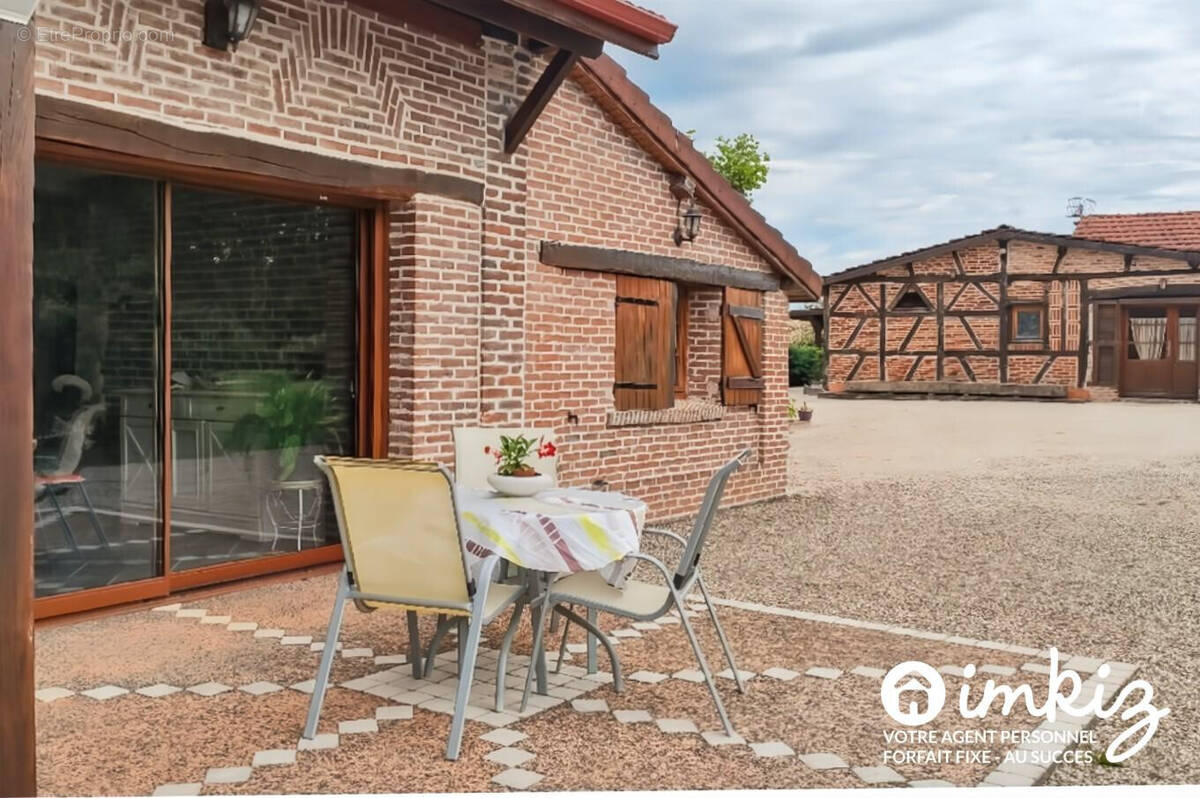 Maison à SENS-SUR-SEILLE