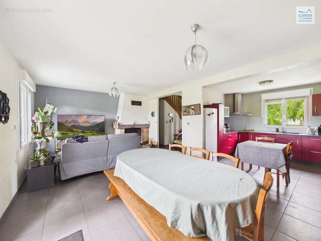 Maison de 138 m² sur un terrain de 10 340 m² - photo 3