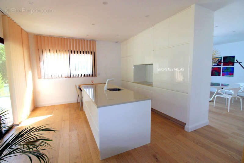 Maison à FARGUES-SAINT-HILAIRE