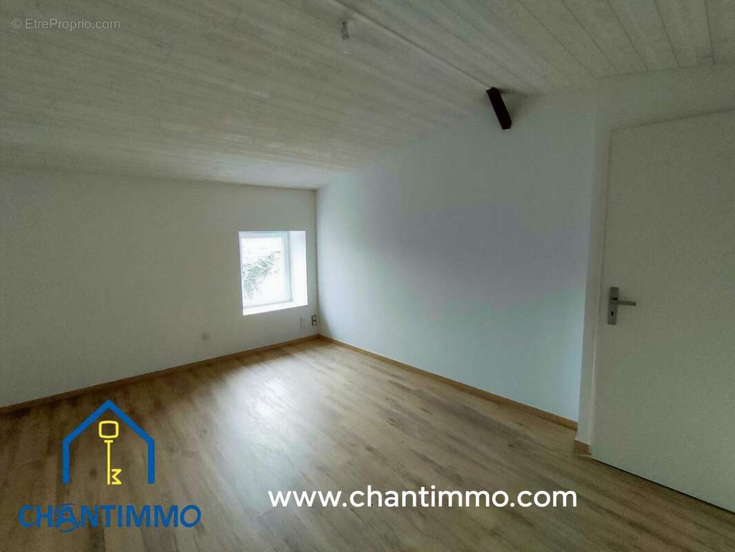 chambre 2 - Maison à SAINTE-HERMINE