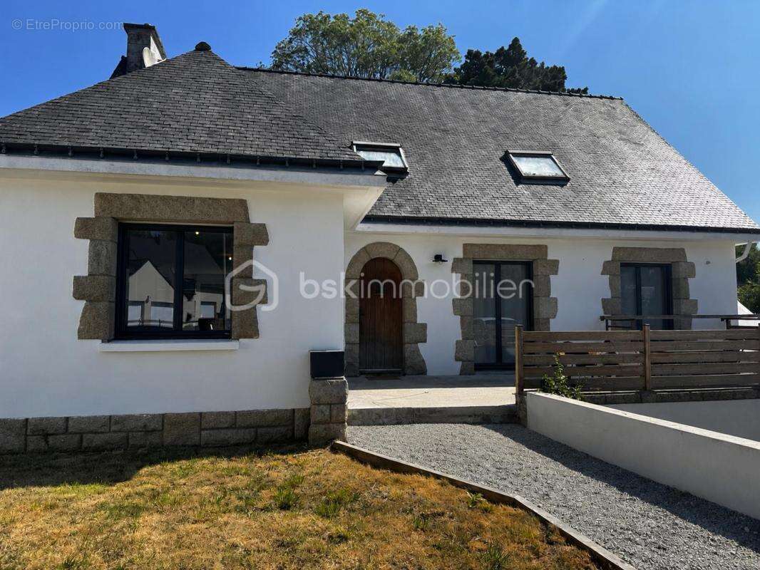 Maison familiale de 150m2 environ avec piscine, vie de plain-pied et terrain de 1 169 m² - photo 6