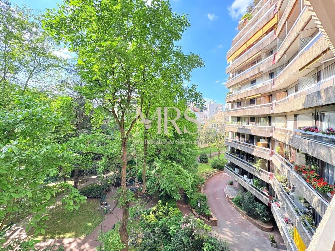 Appartement à PARIS-15E