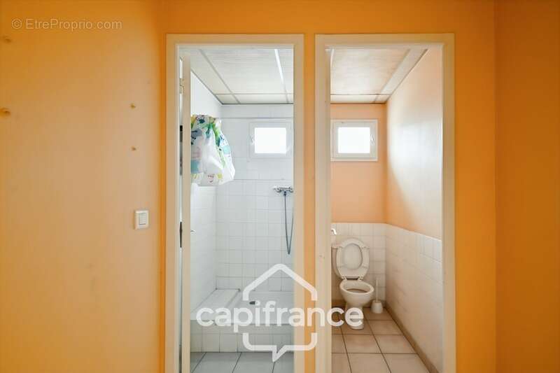 Commerce à VIRAZEIL