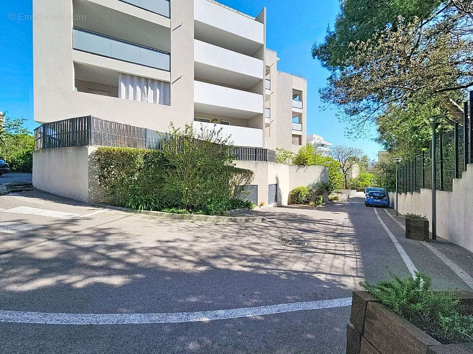 Appartement à MARSEILLE-4E