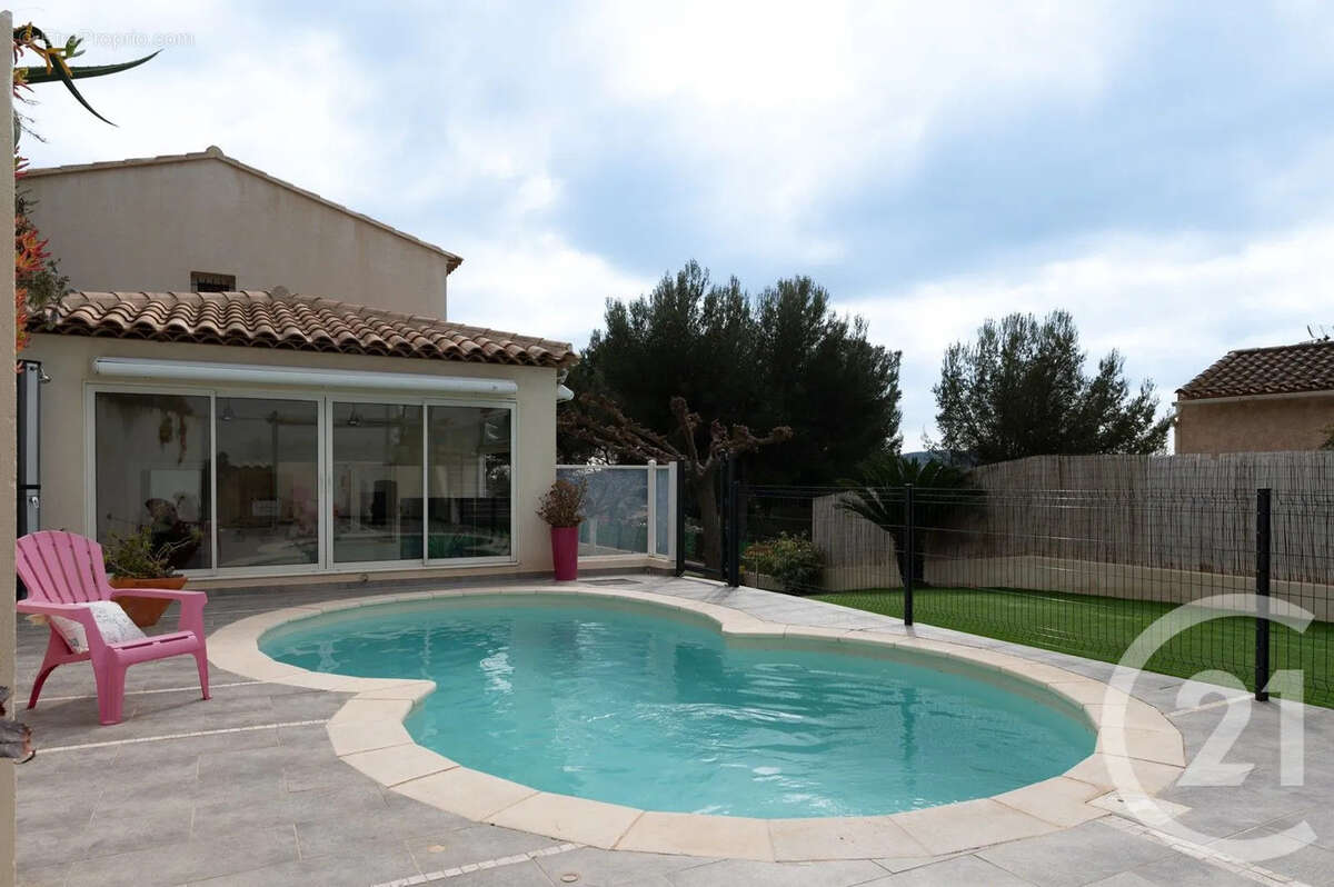 Maison à BORMES-LES-MIMOSAS