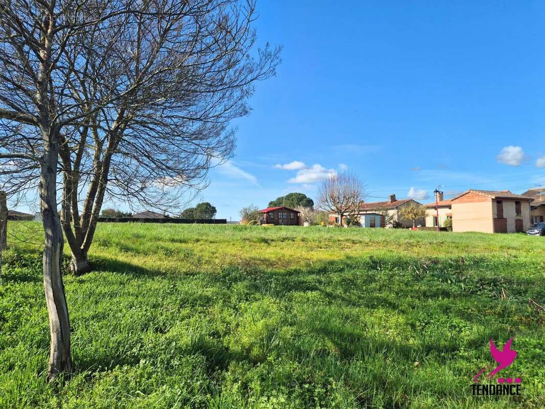 Terrain à LE BURGAUD
