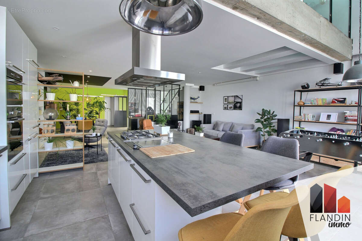 Appartement à MILLERY