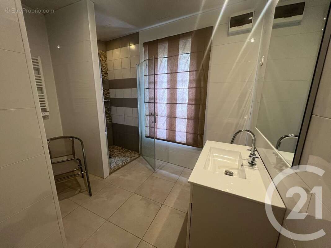 Maison 350 m² à Aurillac  - photo 28