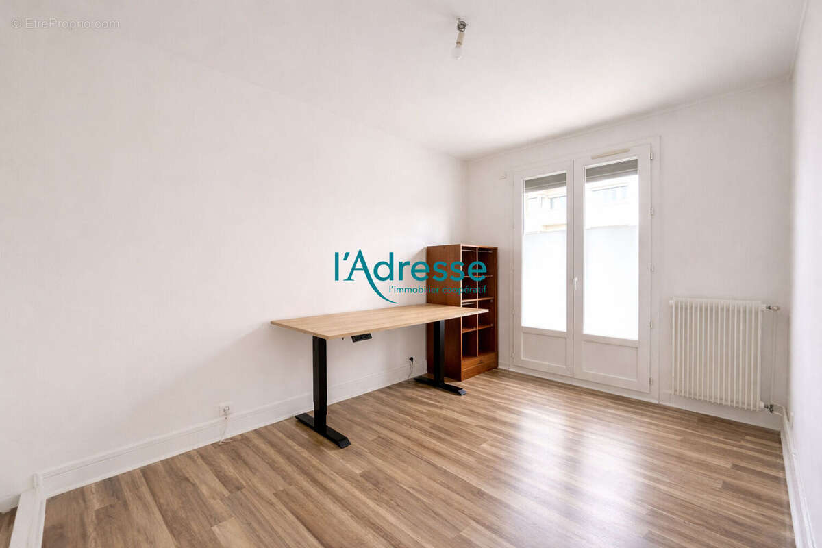 Appartement à NANTERRE
