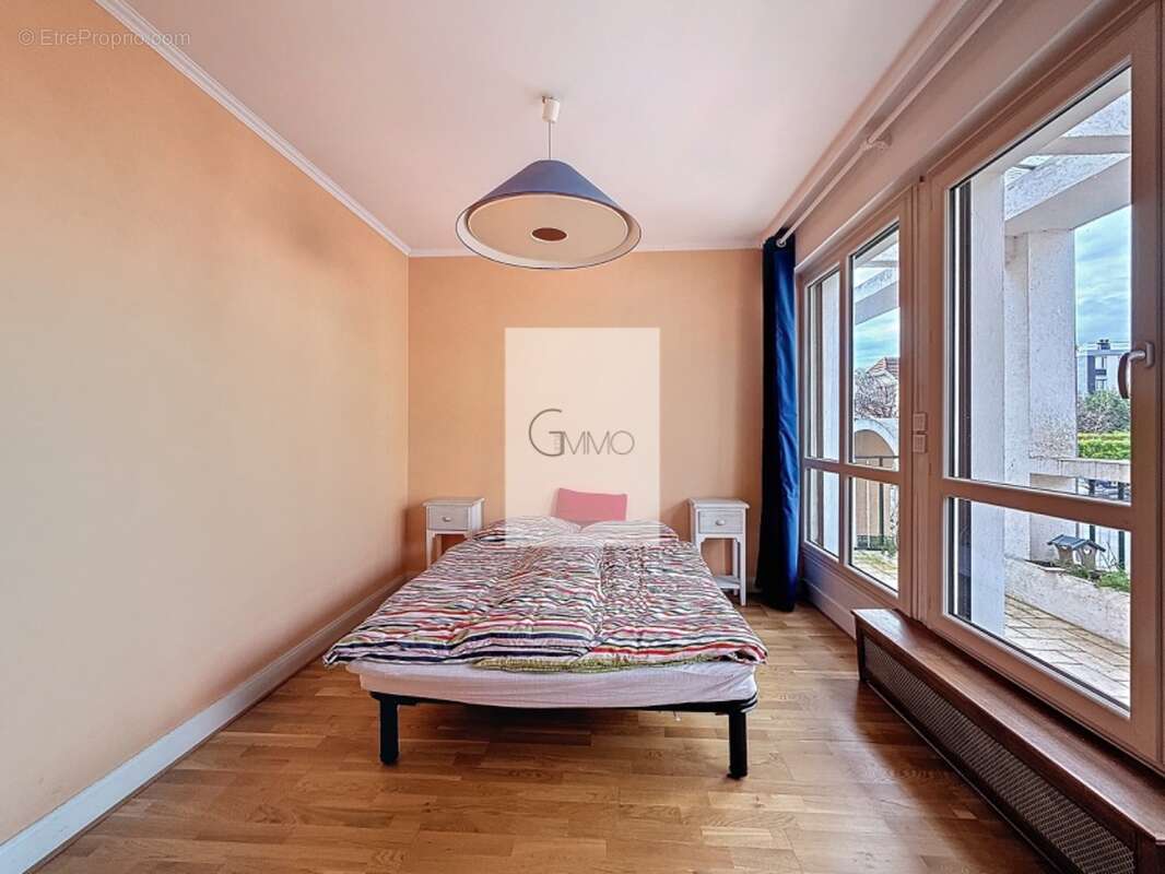 Maison à L'HAY-LES-ROSES