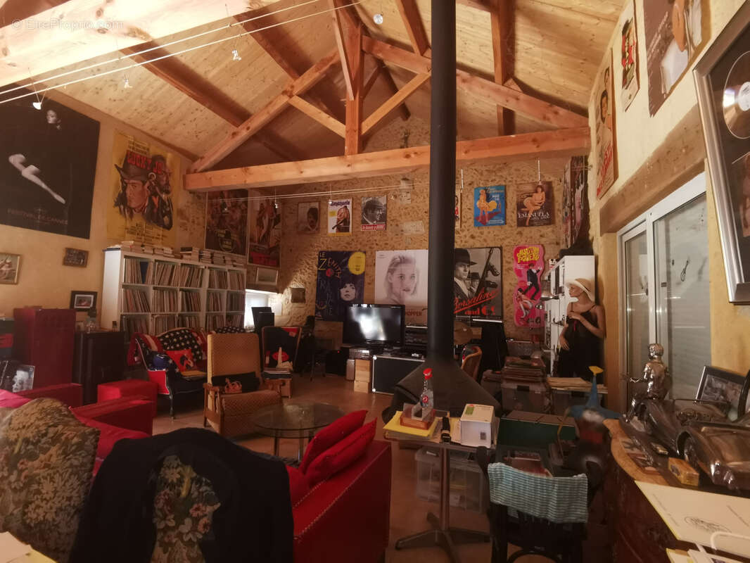 Autre à PERIGUEUX
