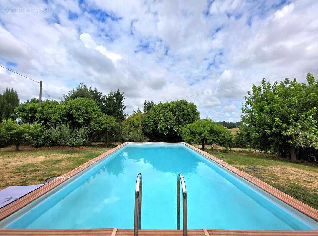 Le Vieux Chai– Spacieuse maison en pierre avec grange rénovée et vue panoramique - photo 2
