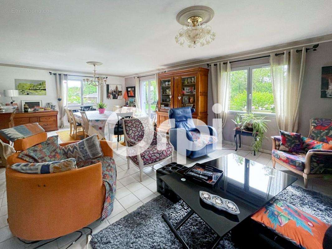 Maison à ESTREELLES