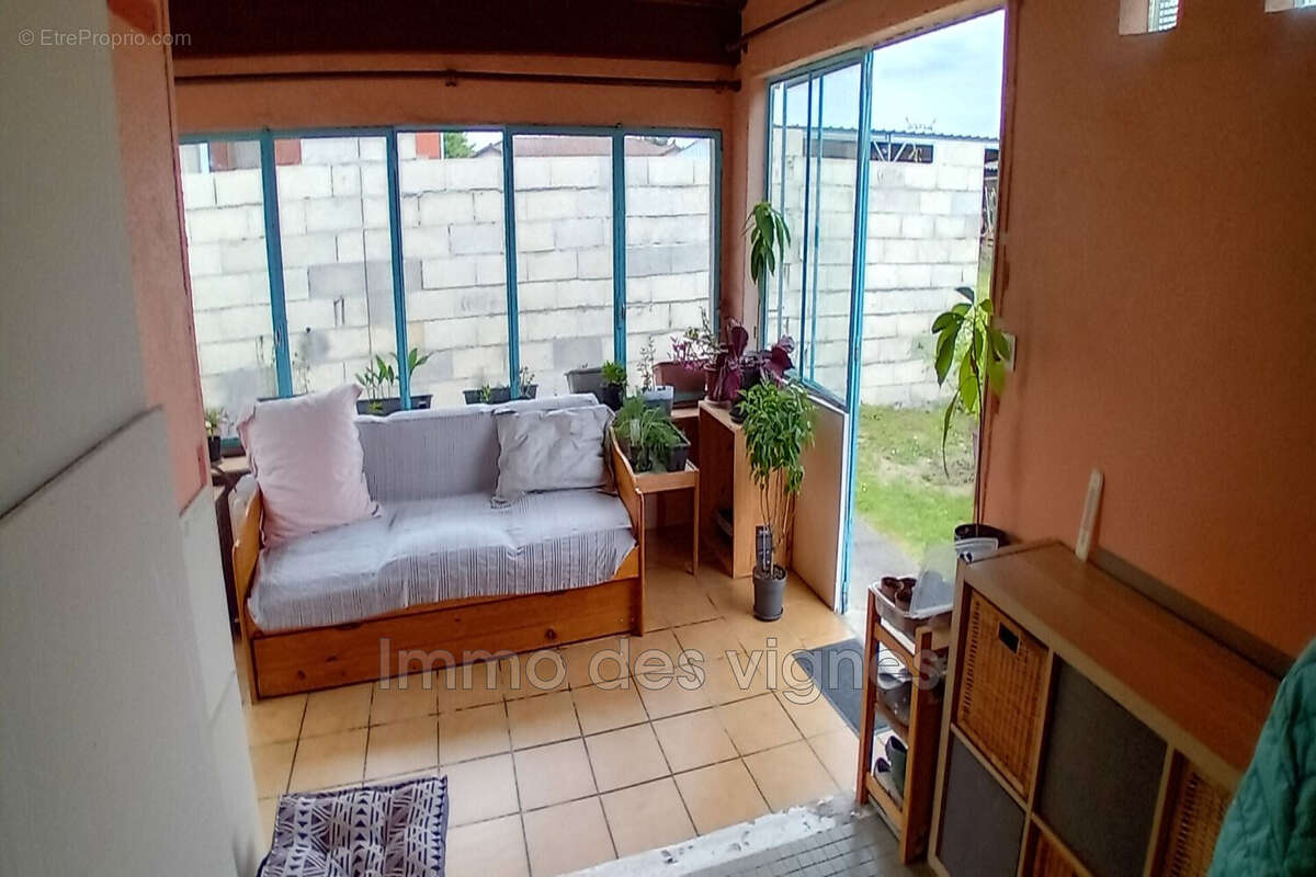 Maison à AMBARES-ET-LAGRAVE