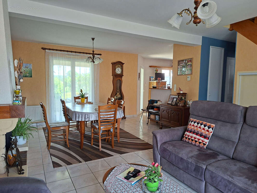 Maison Coesmes 5 pièce(s) 119 m² - 4 chambres - terrain 1195m² - photo 4