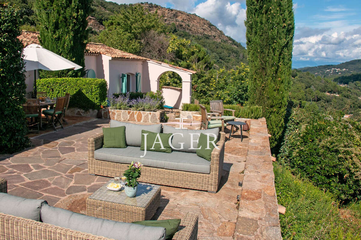 Maison à LA GARDE-FREINET