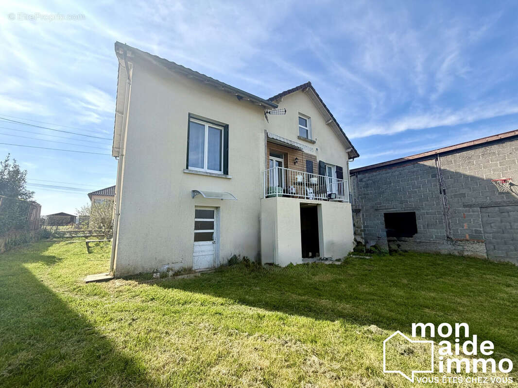 Maison à THIVIERS