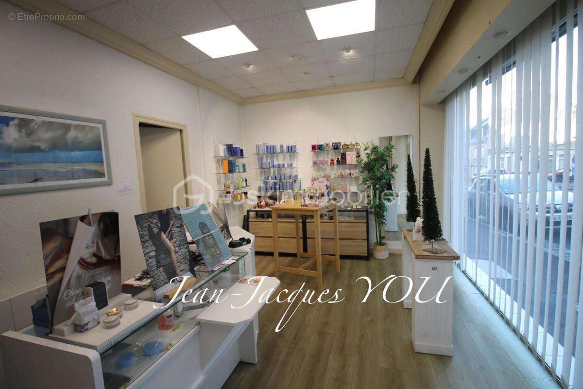 Commerce à SAINT-HILAIRE-DU-HARCOUET