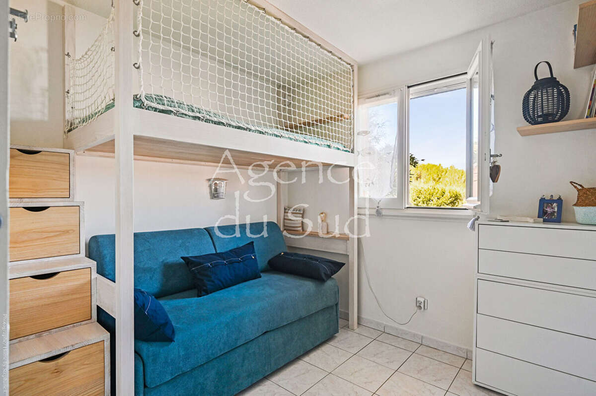Appartement à SAINT-CYR-SUR-MER