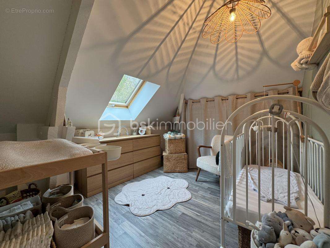 Appartement à FONTENAY-LE-VICOMTE