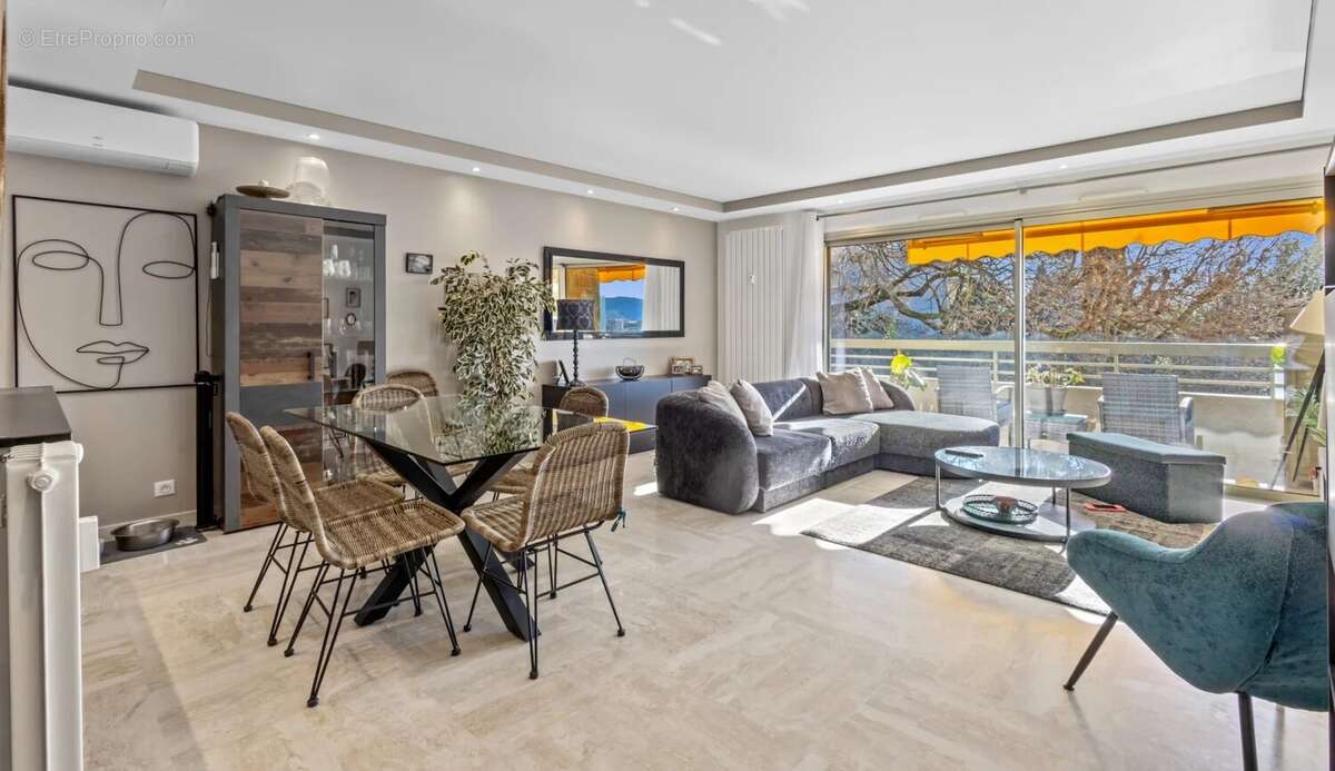 Appartement à LE CANNET