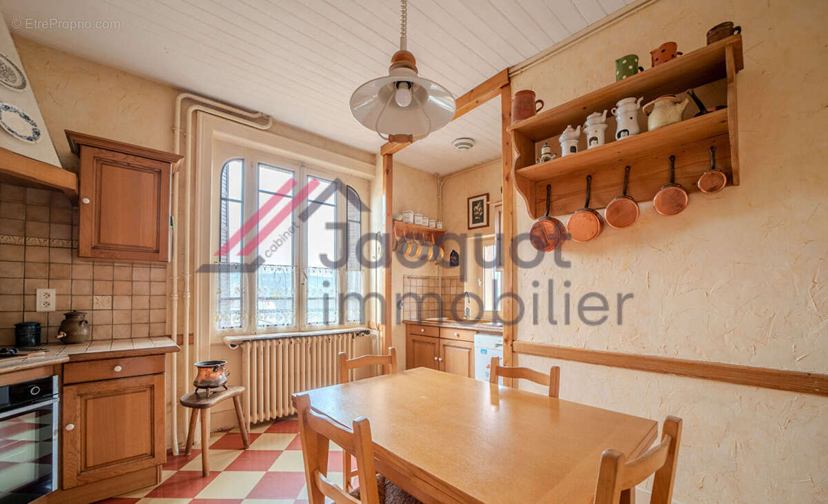 Maison à CLAIRVAUX-LES-LACS