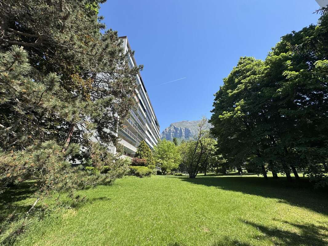 Appartement à SAINT-EGREVE