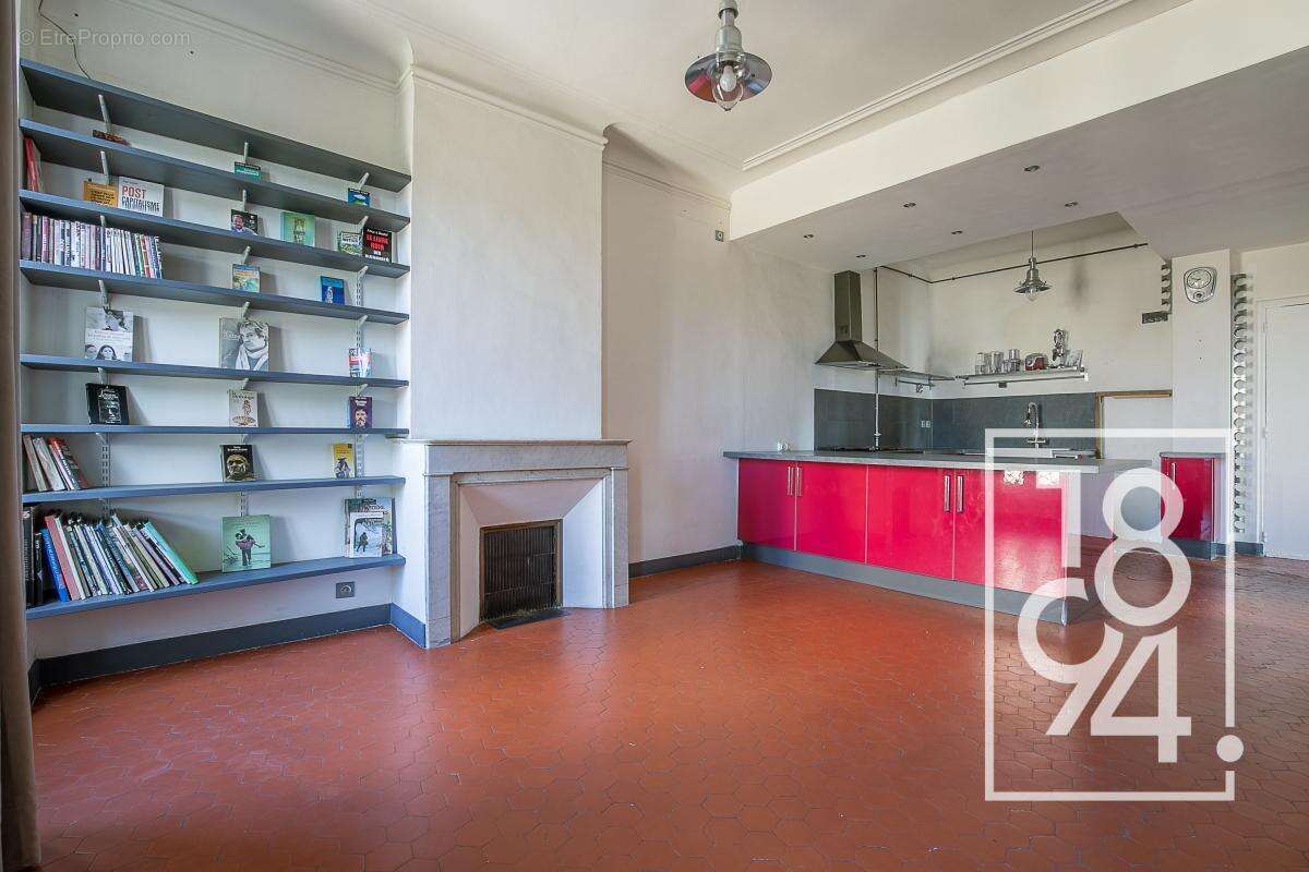 Appartement à MARSEILLE-6E