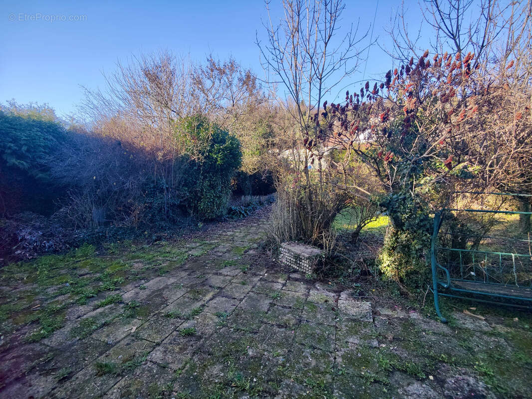 Maison à SAINT-CLAIR-DE-LA-TOUR