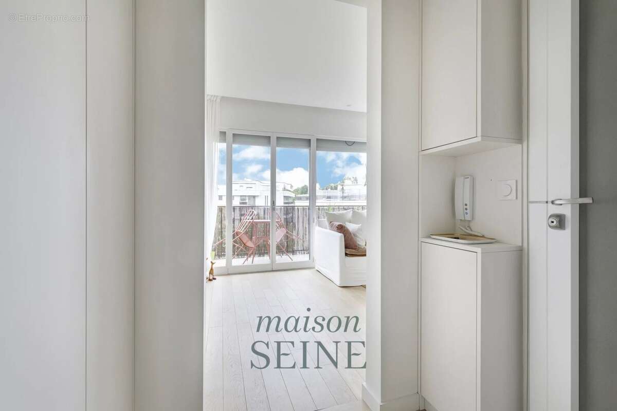 Appartement à NEUILLY-SUR-SEINE