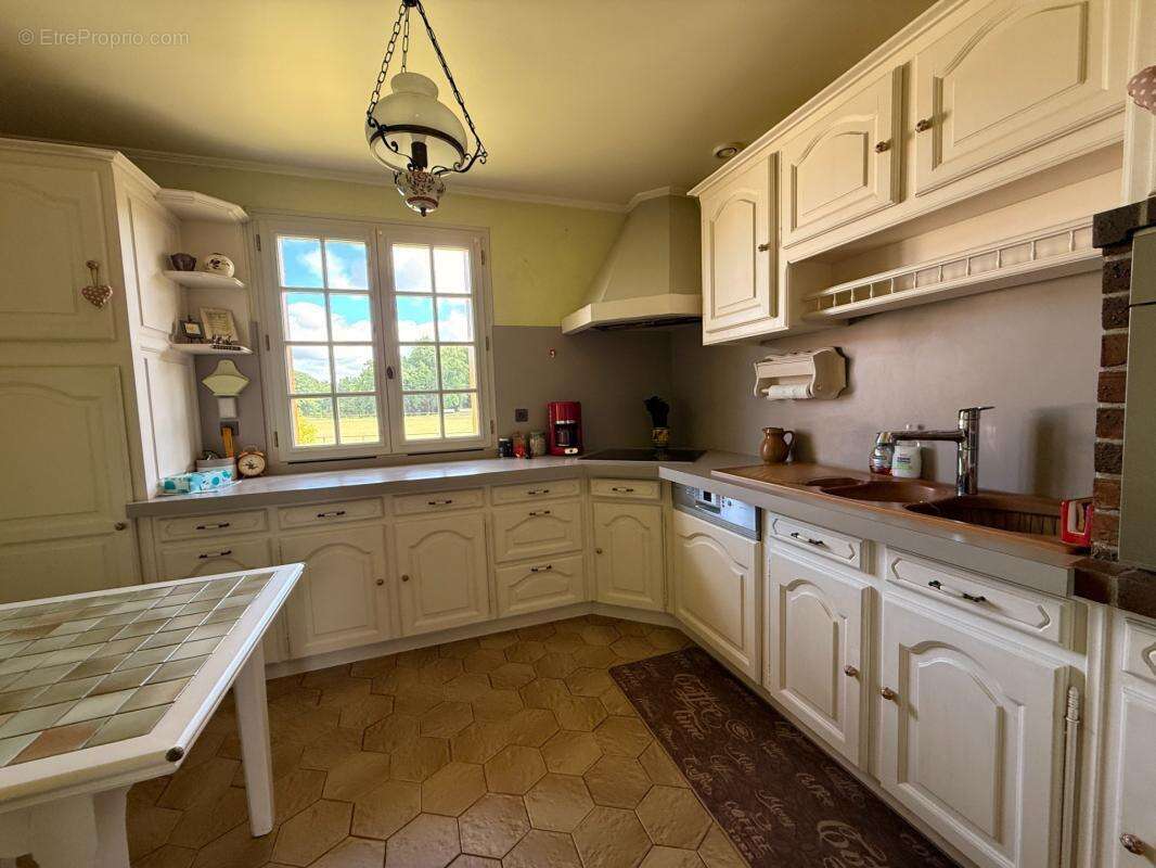 EN EXCLUSIVITE ! Pavillon de 114m², sur sous sol,  terrain de 956m2 169 900 € - photo 4