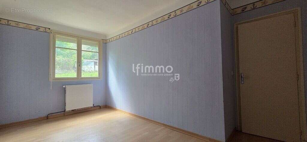 Maison avec extérieur et garage - photo 10