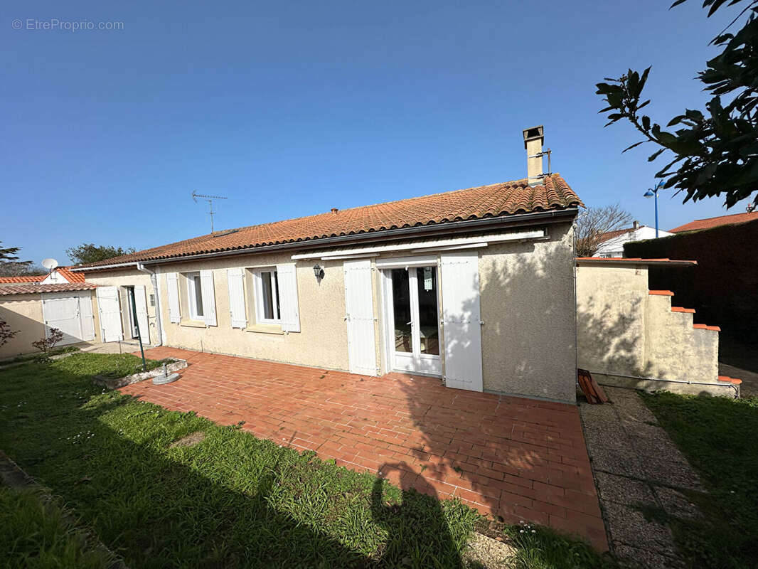 Maison à BOURCEFRANC-LE-CHAPUS