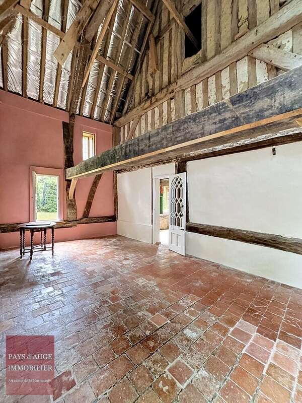 Maison à SAINT-PIERRE-SUR-DIVES