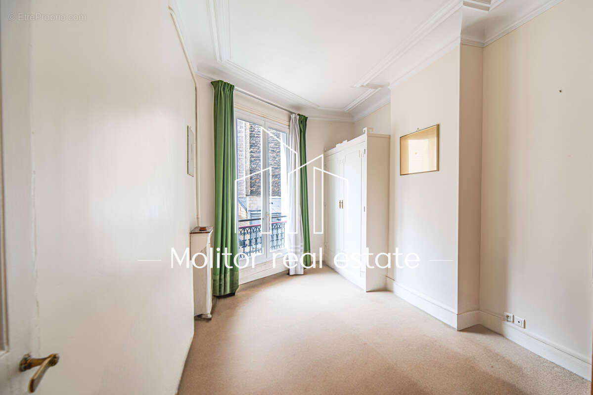 Appartement à PARIS-8E