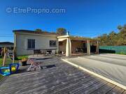 Maison à SAINT-YZAN-DE-SOUDIAC