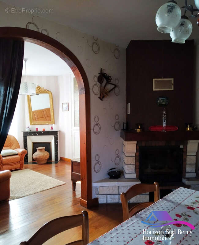 Double séjour - Maison à MONTGIVRAY